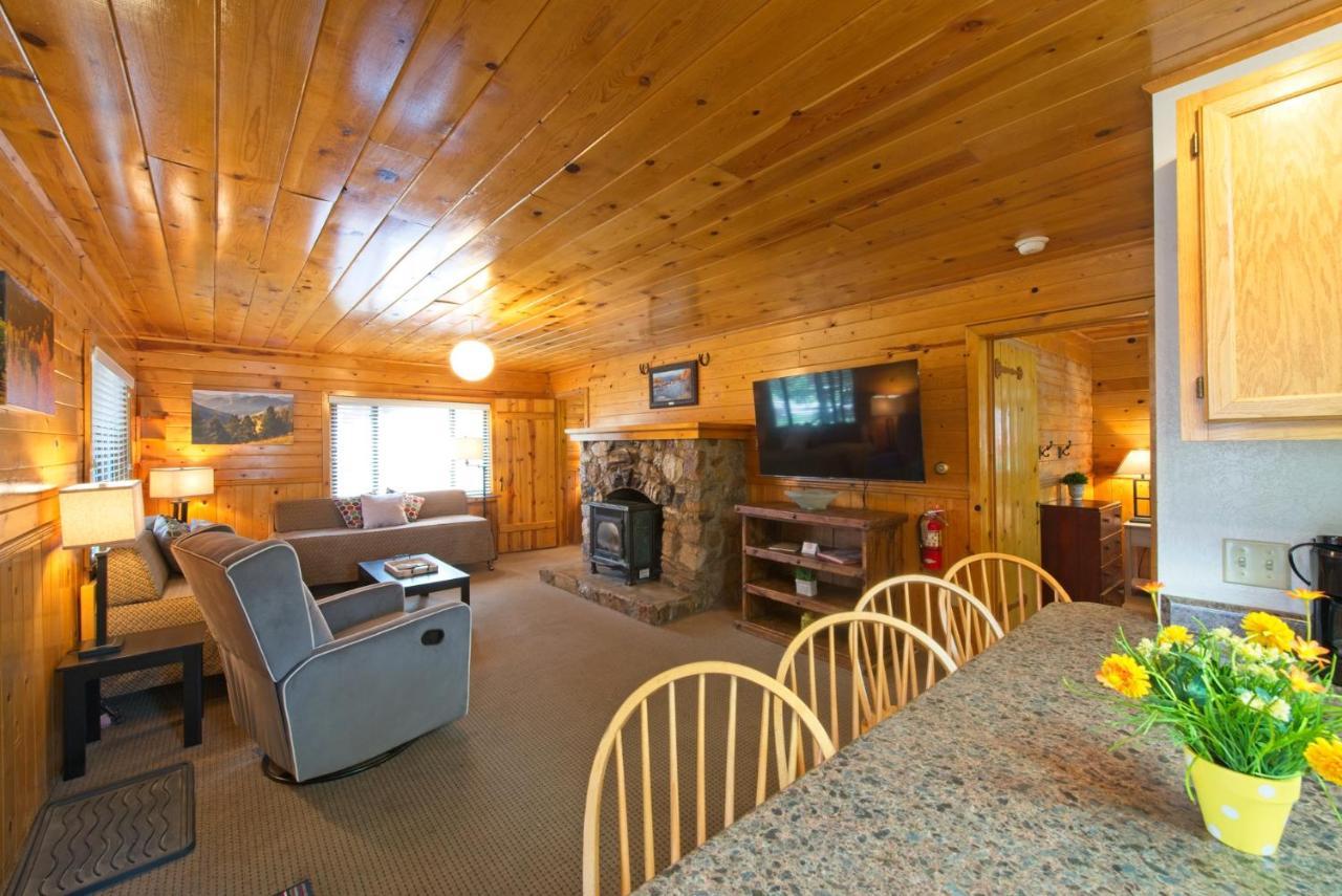 Sitzmark Sports Lodge Red River Exterior photo