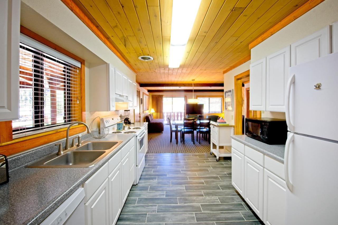 Sitzmark Sports Lodge Red River Exterior photo