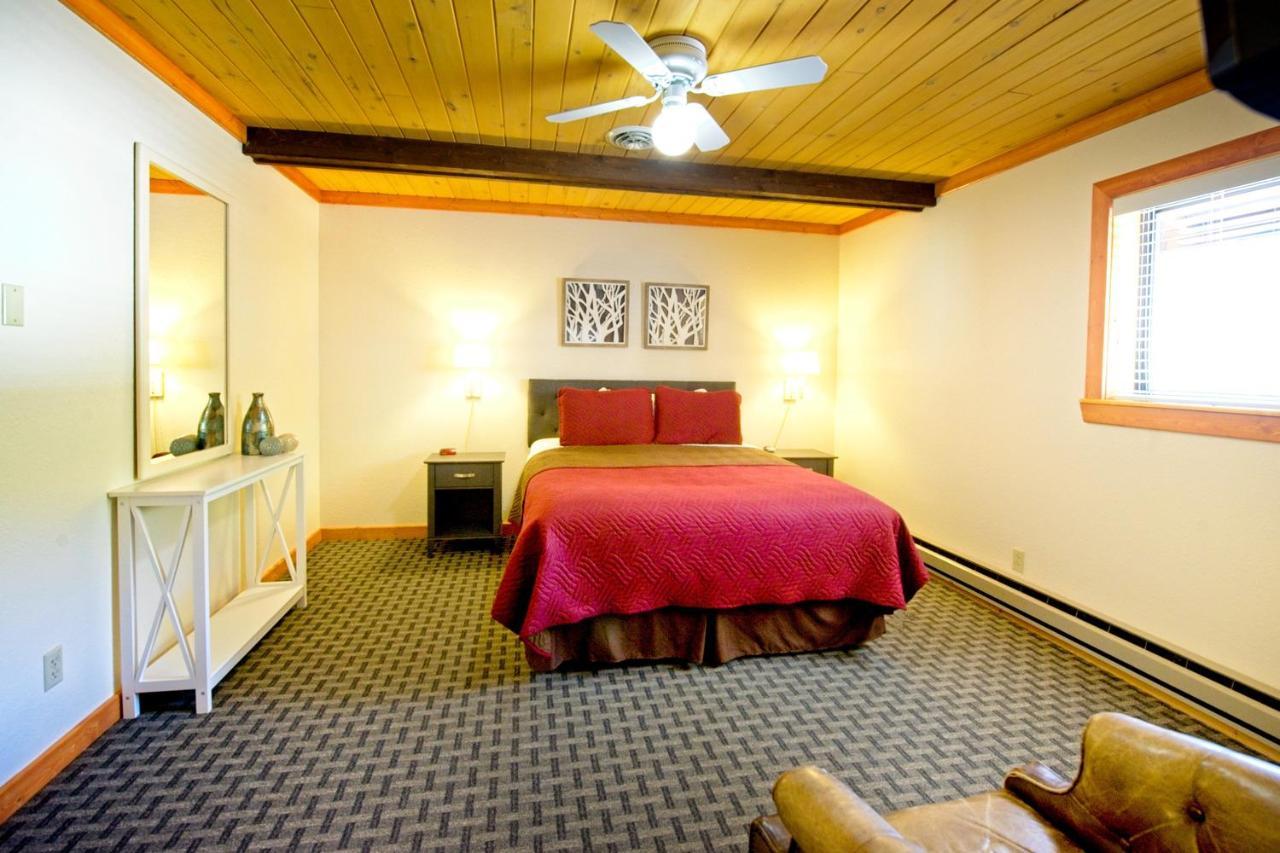Sitzmark Sports Lodge Red River Exterior photo